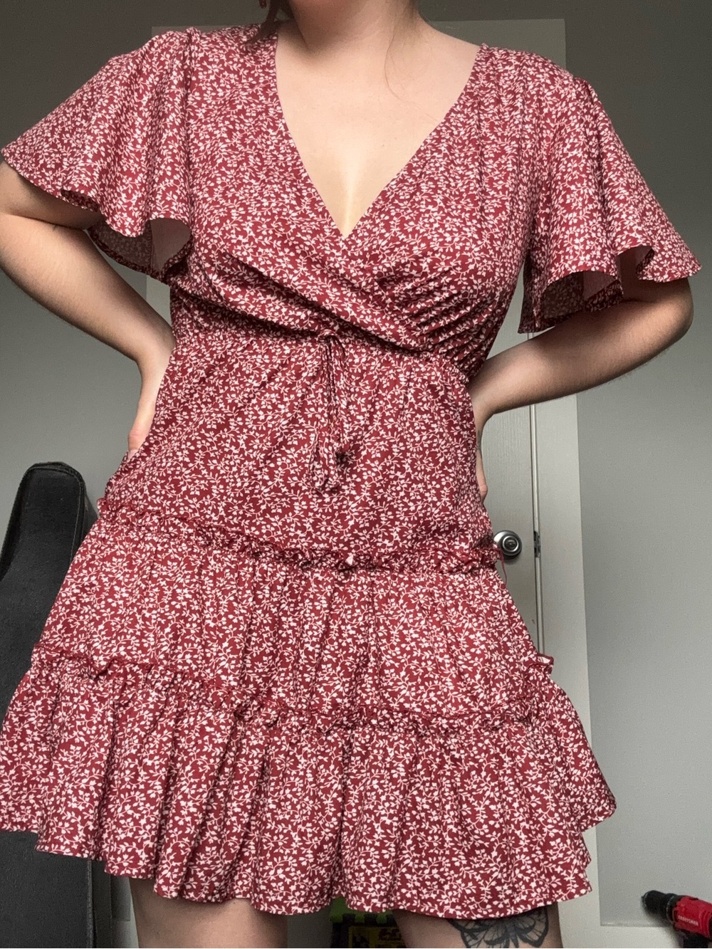 SHEIN Burgundy Floral Wrap Tiered Mini Dress with Flutter Sleeves